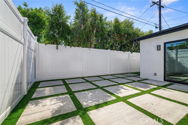 Detail Gallery Image 13 of 14 For 5706 Burnet Ave, Sherman Oaks,  CA 91411 - 3 Beds | 2 Baths