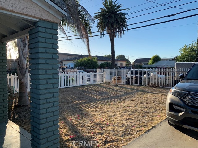 2618 124th Street, Compton, California 90222, 2 Bedrooms Bedrooms, ,1 BathroomBathrooms,Single Family Residence,For Sale,124th,IG24116408