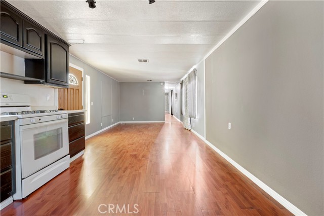 780 E 9th St, San Bernardino CA: https://media.crmls.org/medias/7b093e40-4dc0-4f5f-ac98-b4496ade2a13.jpg