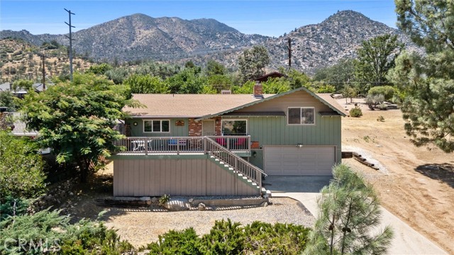 119 Pine Drive, Kernville CA: https://media.crmls.org/medias/7b099c43-de62-4e61-a8a0-7618c36a6038.jpg