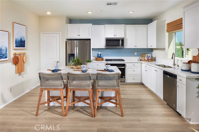 Detail Gallery Image 4 of 18 For 2018 Giovanna St, Perris,  CA 92571 - 4 Beds | 3/1 Baths