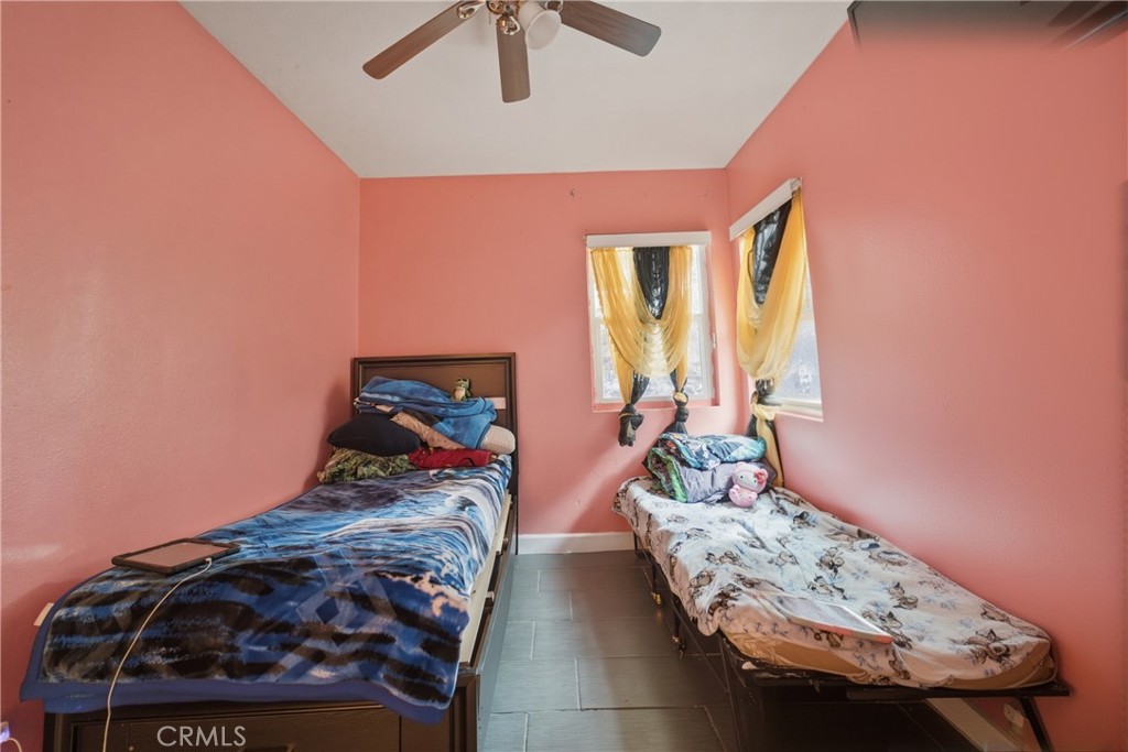 https://media.crmls.org/medias/7b0b76cb-1e25-406b-9f3f-303dd7913883.jpg?preset=X-Large