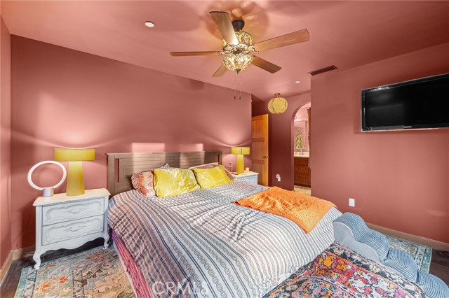 Detail Gallery Image 14 of 45 For 437 N Parish Pl., Burbank,  CA 91506 - 3 Beds | 2 Baths