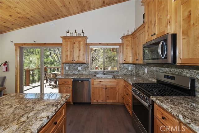 Detail Gallery Image 10 of 27 For 764 Conklin, Big Bear Lake,  CA 92315 - 3 Beds | 2 Baths
