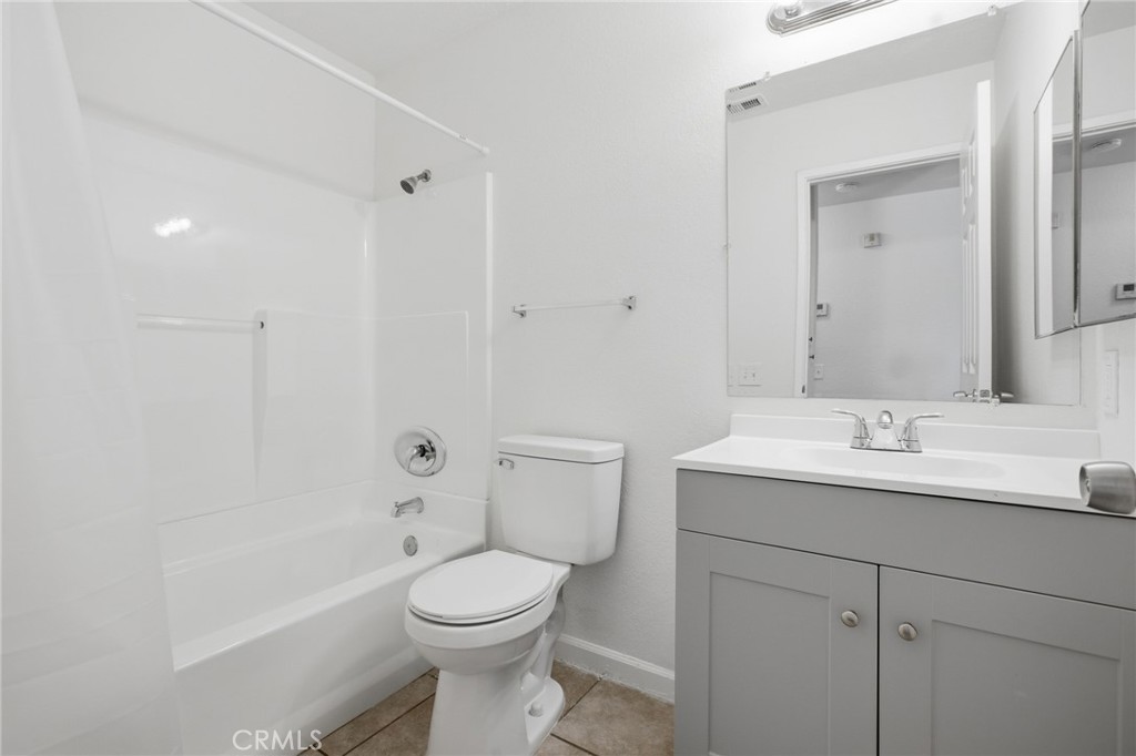 https://media.crmls.org/medias/7b0c9c87-82d6-4d91-8524-c5b97810cab7.jpg?preset=X-Large
