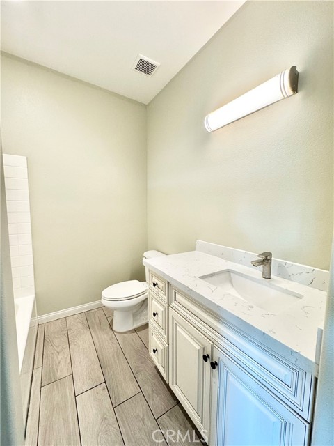 Detail Gallery Image 4 of 9 For 7986 Mango #8,  Fontana,  CA 92336 - 3 Beds | 2/1 Baths