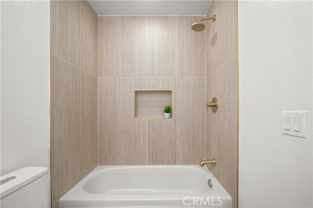 554 E Fairfield Court, Ontario CA: https://media.crmls.org/medias/7b0dbfe1-bc76-4f78-98d3-fac1064e5db6.jpg