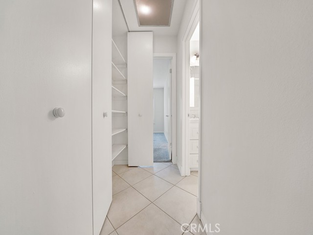 21222 Banff Lane, Huntington Beach CA: https://media.crmls.org/medias/7b0dc8a8-e22f-413f-8c6e-ae306effb8e3.jpg