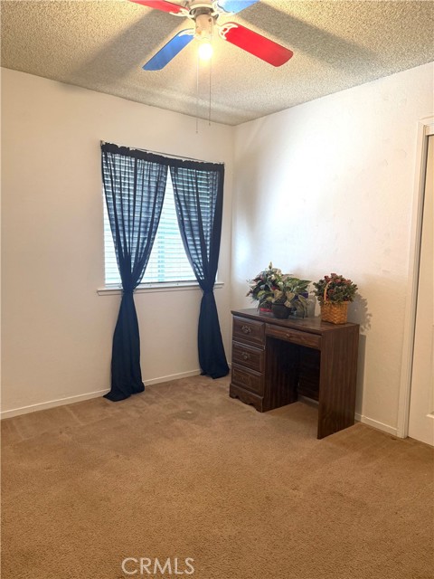 27247 San Jose Avenue, Madera CA: https://media.crmls.org/medias/7b0e6c75-1df7-431f-abd5-316a35230029.jpg