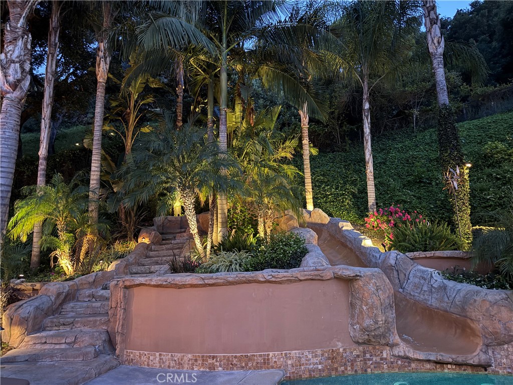 https://media.crmls.org/medias/7b0fa820-3c32-46fb-bfad-71067c333fed.jpg?preset=X-Large