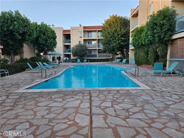 Detail Gallery Image 18 of 18 For 18307 Burbank Bld #41,  Tarzana,  CA 91356 - 2 Beds | 2 Baths