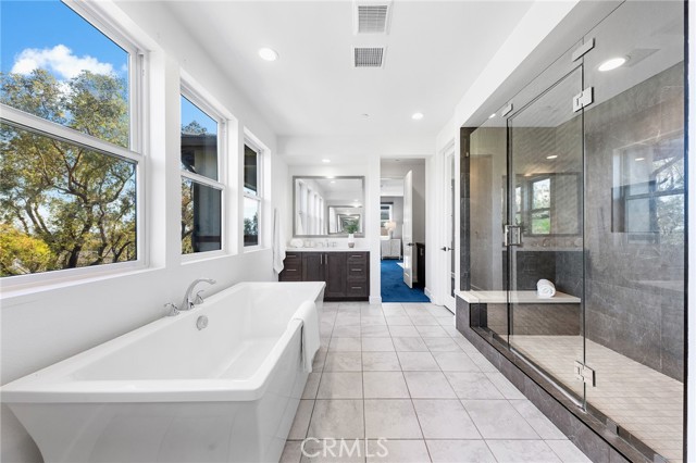 Detail Gallery Image 36 of 75 For 27 Alessio, Lake Forest,  CA 92630 - 5 Beds | 4/2 Baths