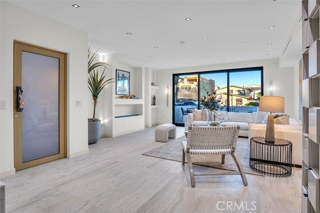 Detail Gallery Image 16 of 68 For 505 17th St, Huntington Beach,  CA 92648 - 3 Beds | 2/1 Baths