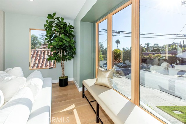 Detail Gallery Image 11 of 60 For 2120 N Berendo St, Los Angeles,  CA 90027 - 5 Beds | 4/1 Baths