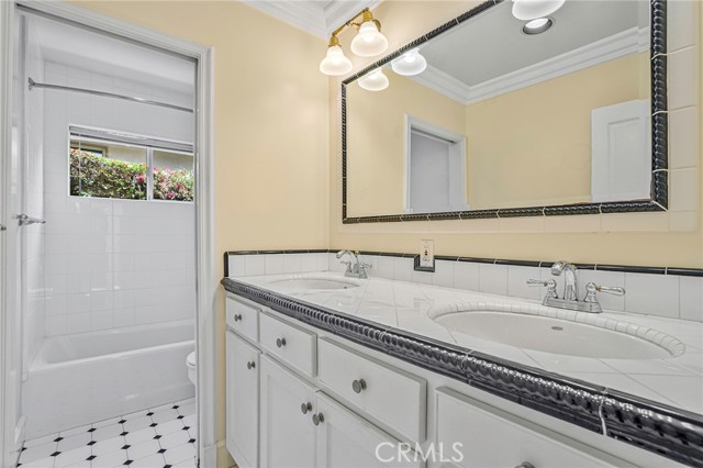 Detail Gallery Image 6 of 20 For 117 Paseo De Granada, Redondo Beach,  CA 90277 - 4 Beds | 3 Baths