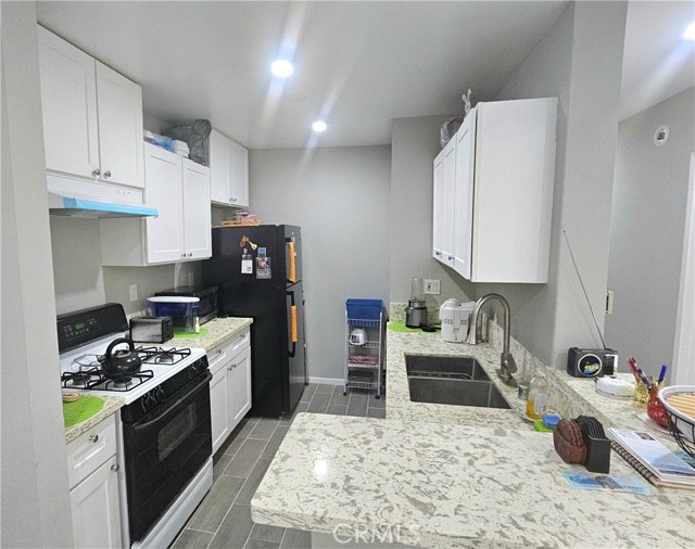 Detail Gallery Image 14 of 29 For 17900 Sherman Way #226,  Reseda,  CA 91335 - 1 Beds | 1 Baths