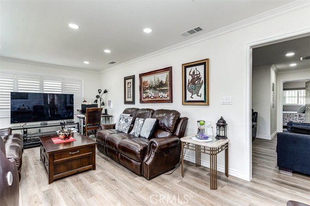 Detail Gallery Image 2 of 11 For 18026 Belshire Ave, Artesia,  CA 90701 - 4 Beds | 3 Baths