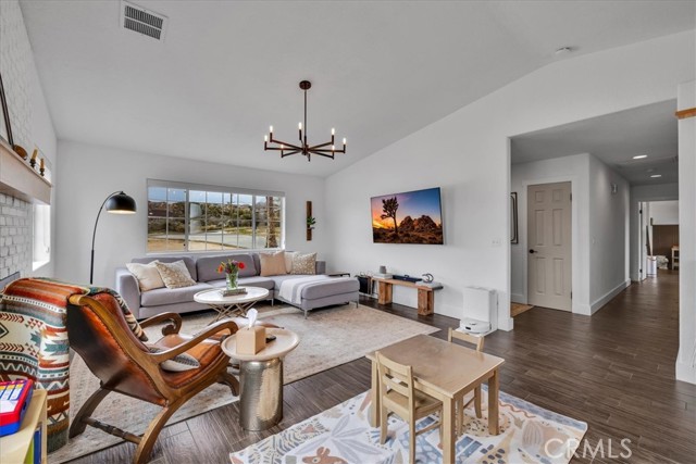 Detail Gallery Image 5 of 48 For 6463 Murrieta Ave, Yucca Valley,  CA 92284 - 3 Beds | 2 Baths