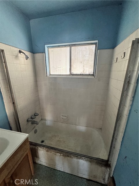 Detail Gallery Image 22 of 27 For 5703 E Hampton, Fresno,  CA 93727 - 3 Beds | 1 Baths