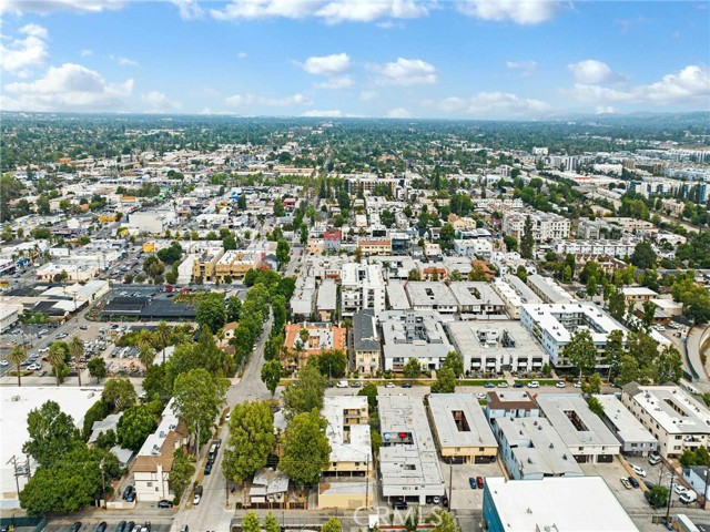 7049 Vassar Avenue, Canoga Park CA: https://media.crmls.org/medias/7b135f4b-1b8b-4e25-932f-cf1f68998cd5.jpg