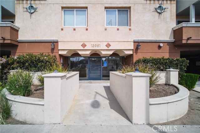 Detail Gallery Image 27 of 30 For 13951 Sherman Way #204,  Van Nuys,  CA 91405 - 2 Beds | 2 Baths