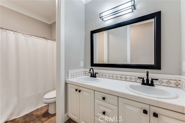 Detail Gallery Image 19 of 38 For 610 Barbre Ln, Corona,  CA 92879 - 3 Beds | 2/1 Baths