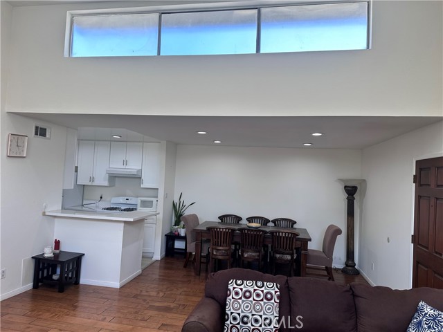 Front Image Thumbnail for CRSR26068628