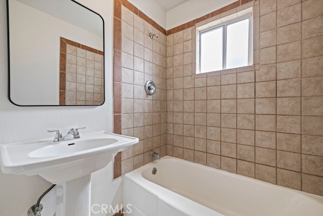 https://media.crmls.org/medias/7b150812-c095-4da9-8d35-d65947e13724.jpg?preset=X-Large