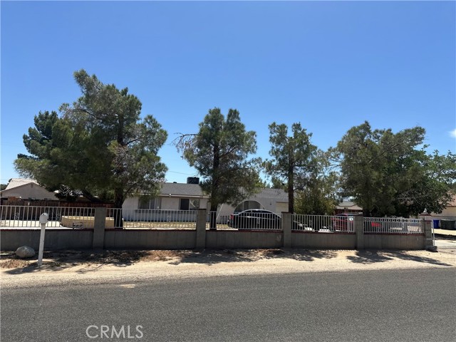 14199 Havasu Road, Apple Valley CA: https://media.crmls.org/medias/7b165fe2-56f2-4eeb-9eeb-704e8ebcf1ae.jpg