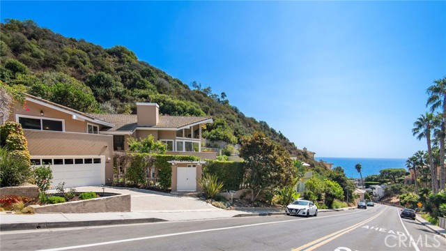 Detail Gallery Image 36 of 38 For 431 Nyes Pl, Laguna Beach,  CA 92651 - 4 Beds | 3/1 Baths