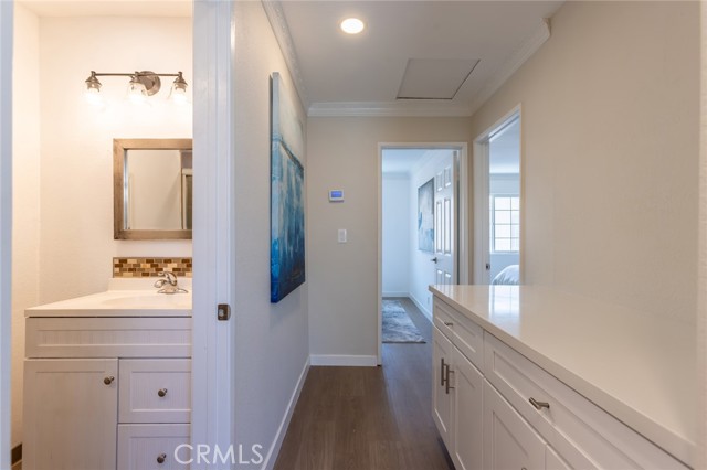 Detail Gallery Image 21 of 33 For 2349 Mira Vista Ave #C,  Montrose,  CA 91020 - 2 Beds | 2/1 Baths