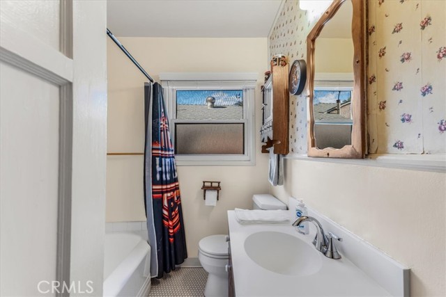 Detail Gallery Image 15 of 28 For 19612 Schoolcraft, Reseda,  CA 91335 - 3 Beds | 1 Baths