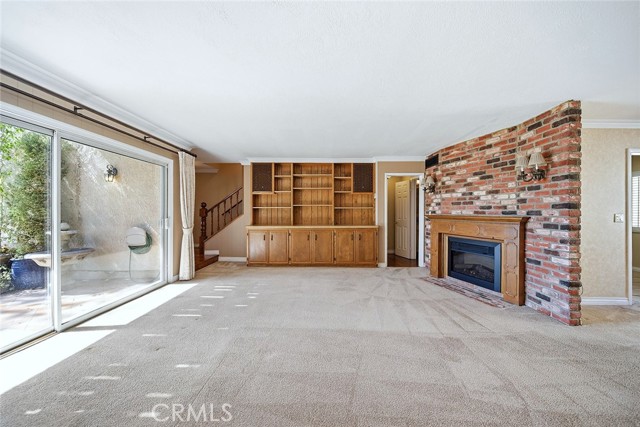 Detail Gallery Image 8 of 34 For 9512 via Venezia, Burbank,  CA 91504 - 3 Beds | 2 Baths