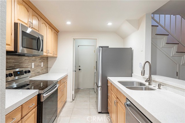 Detail Gallery Image 11 of 36 For 6620 Altawoods Way, Rancho Cucamonga,  CA 91701 - 2 Beds | 2/1 Baths