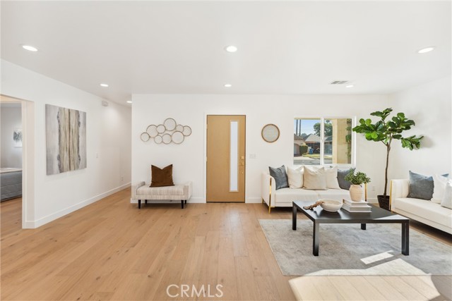 3945 S Norton Avenue, Los Angeles CA: https://media.crmls.org/medias/7b19ed27-899f-4b81-a4e0-789fa6afd71c.jpg