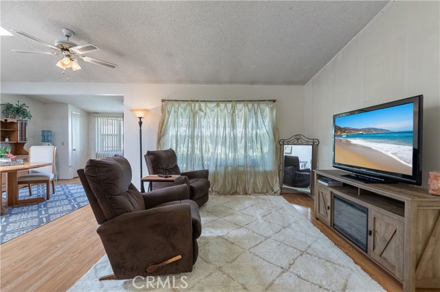 Detail Gallery Image 10 of 42 For 13601 Cedarcrest 100-I,  Seal Beach,  CA 90740 - 2 Beds | 1 Baths