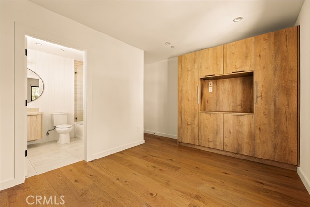 Detail Gallery Image 13 of 26 For 17606 Bromley St, Encino,  CA 91316 - 4 Beds | 3/1 Baths