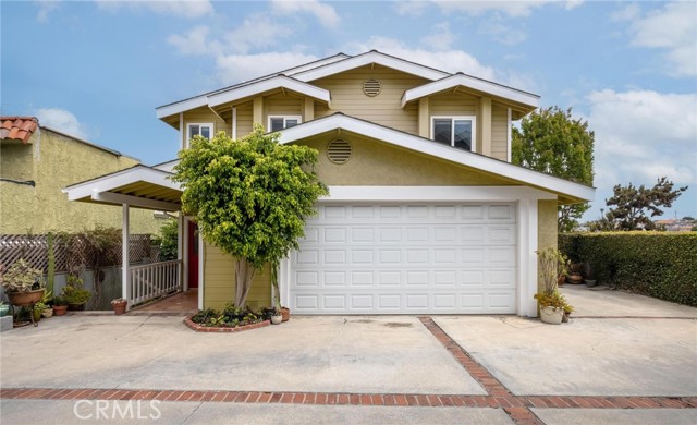Detail Gallery Image 2 of 35 For 1909 Belmont Ln #B,  Redondo Beach,  CA 90278 - 3 Beds | 3 Baths