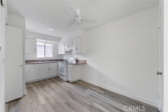 Detail Gallery Image 10 of 34 For 9831 Continental Dr., Huntington Beach,  CA 92646 - 2 Beds | 1/1 Baths