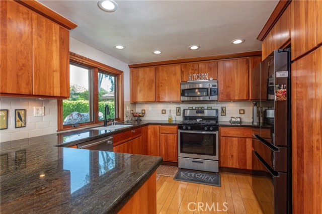 Detail Gallery Image 8 of 45 For 14048 Wagon Mound Rd, –,  CA 91342 - 5 Beds | 3 Baths