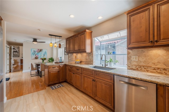 Detail Gallery Image 19 of 43 For 622 N Guadalupe Ave #B,  Redondo Beach,  CA 90277 - 3 Beds | 2/1 Baths