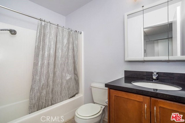 Detail Gallery Image 9 of 15 For 18350 Hatteras #138,  Tarzana,  CA 91356 - 2 Beds | 2 Baths