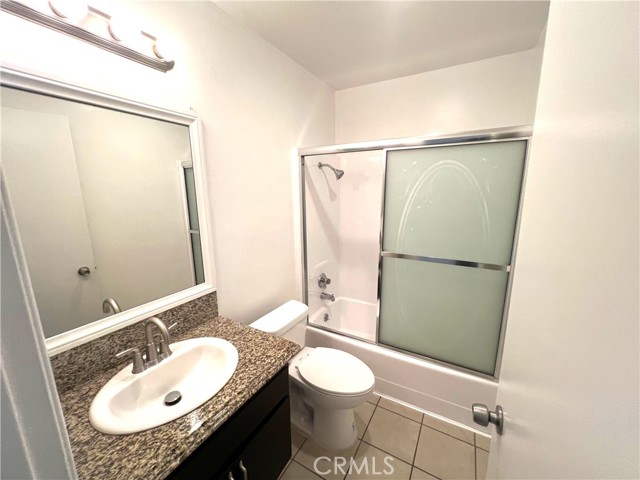 Detail Gallery Image 5 of 8 For 8601 International Ave #284,  Canoga Park,  CA 91304 - 2 Beds | 2 Baths