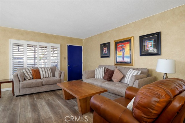 Detail Gallery Image 5 of 31 For 6475 Turnergrove Dr, Lakewood,  CA 90713 - 3 Beds | 2 Baths