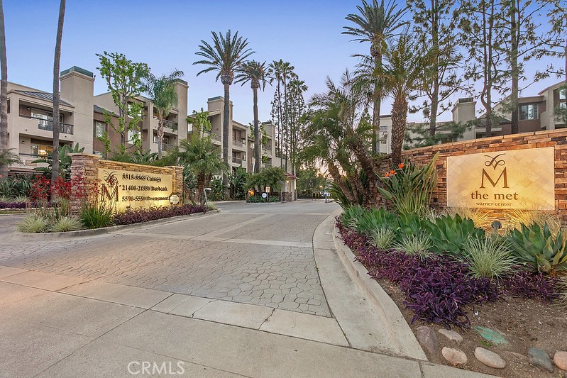 5530 Owensmoutth Avenue #306
