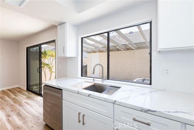 Detail Gallery Image 3 of 26 For 1485 W Cerritos Ave #8,  Anaheim,  CA 92802 - 3 Beds | 2/1 Baths