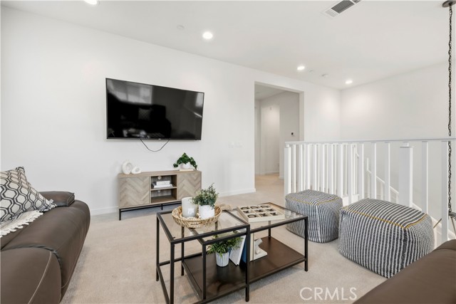 5 Bed Home for Sale in Saugus, California