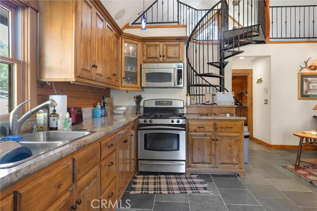 Detail Gallery Image 10 of 43 For 5765 Dago Lane, Paso Robles,  CA 93446 - 1 Beds | 2 Baths