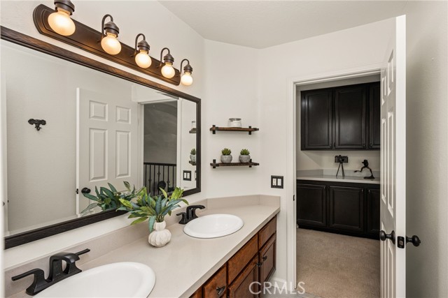 29 Calabria, Lake Forest CA: https://media.crmls.org/medias/7b2163c8-8d40-4d0c-8121-8b13490fe02c.jpg