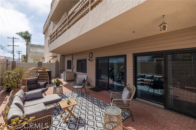 512 Esplanade, Redondo Beach, California 90277, 2 Bedrooms Bedrooms, ,2 BathroomsBathrooms,Residential,Sold,Esplanade,SB23191083